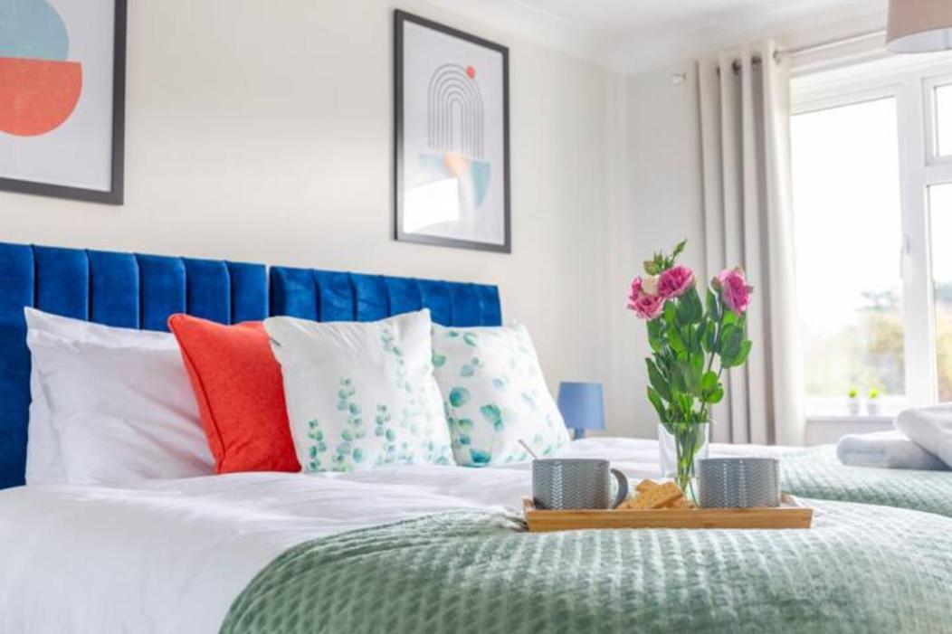 Trendy Sea View 2 Bedroom Sleeps 6 - Free Parking ボーンマス エクステリア 写真